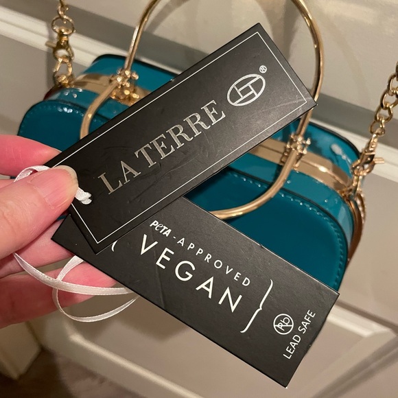 La Terre Purse Patent Turquoise Leather Rhinestones Evening Bag NWTs Crossbody - Picture 8 of 9